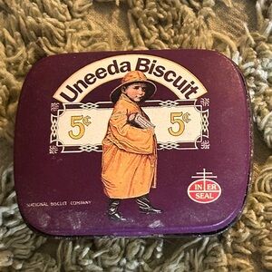 Vintage Nabisco Uneeda Biscuit advertising tin, a reproduction by Bristol Ware.